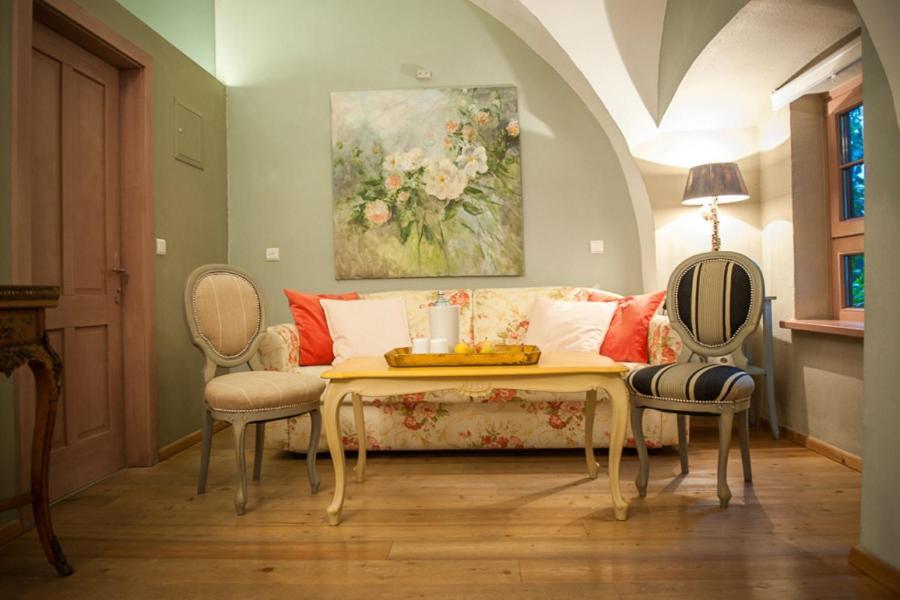 Art Boutique Hotel Buergerhaus รุสท์ ภายนอก รูปภาพ