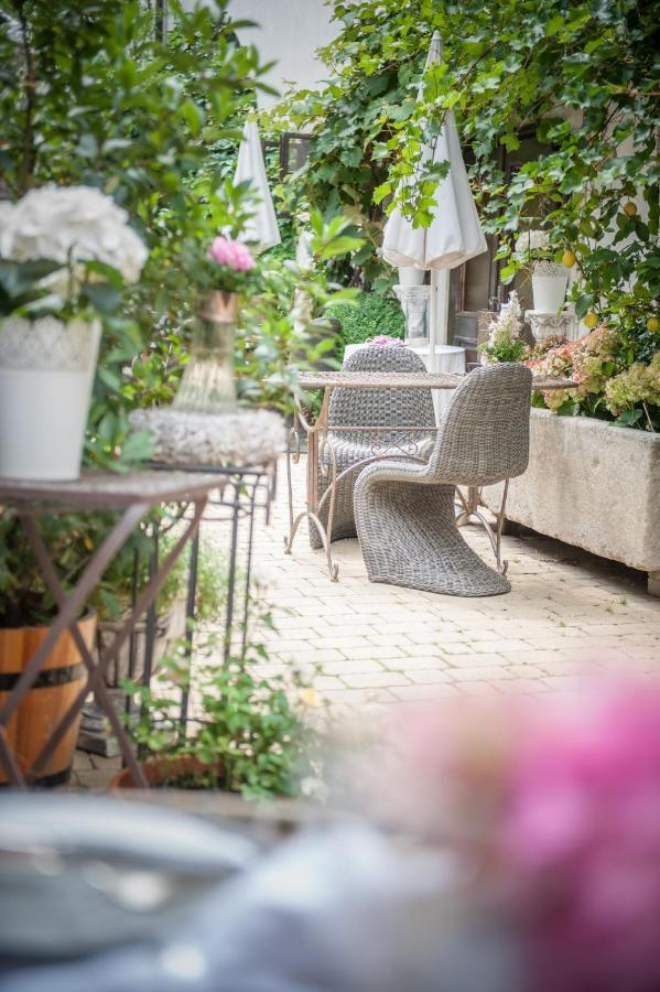 Art Boutique Hotel Buergerhaus รุสท์ ภายนอก รูปภาพ