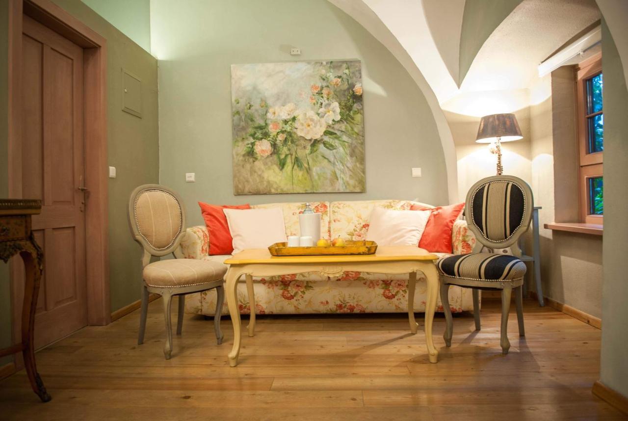 Art Boutique Hotel Buergerhaus รุสท์ ภายนอก รูปภาพ
